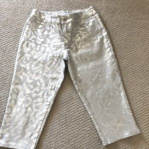 Chico’s Platinum Denim capris size 0.
